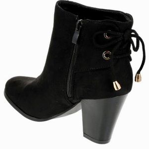 Forever Sz 7 Black Faux Suede Ankle Boots NWOT